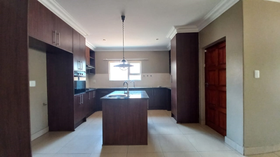 To Let 4 Bedroom Property for Rent in Lilyvale Estate Free State